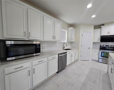 7855 Tuscany Woods Drive - Photo Thumbnail 14