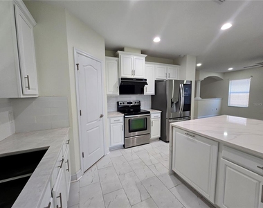7855 Tuscany Woods Drive - Photo Thumbnail 15