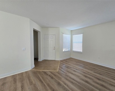 7855 Tuscany Woods Drive - Photo Thumbnail 5