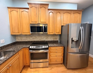 2008 N Pointe Alexis Drive - Photo Thumbnail 17