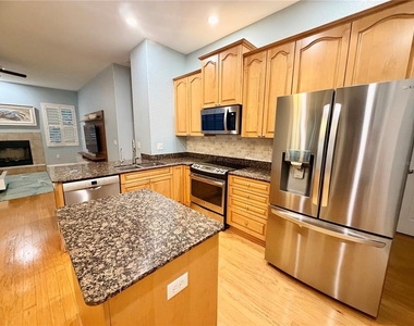 2008 N Pointe Alexis Drive - Photo Thumbnail 14