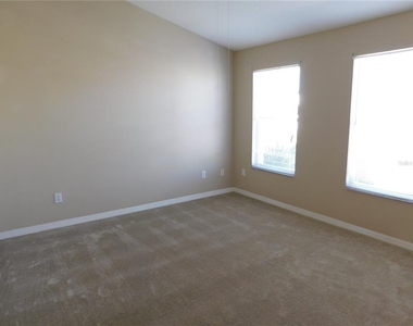 12450 Country White Circle - Photo Thumbnail 13
