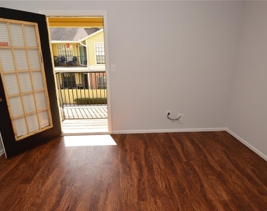 8625 Mallard Reserve Drive - Photo Thumbnail 19