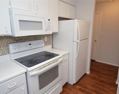 8625 Mallard Reserve Drive - Photo Thumbnail 4