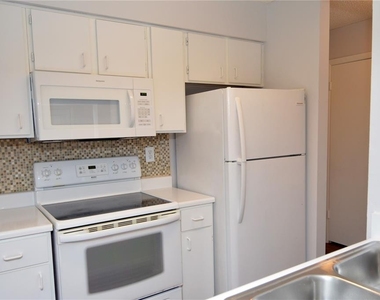 8625 Mallard Reserve Drive - Photo Thumbnail 3