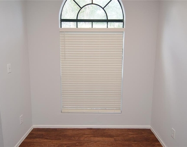 8625 Mallard Reserve Drive - Photo Thumbnail 11