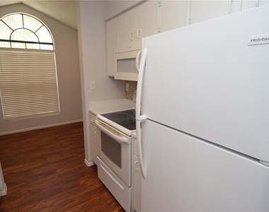 8625 Mallard Reserve Drive - Photo Thumbnail 10