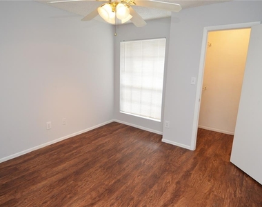 8625 Mallard Reserve Drive - Photo Thumbnail 25
