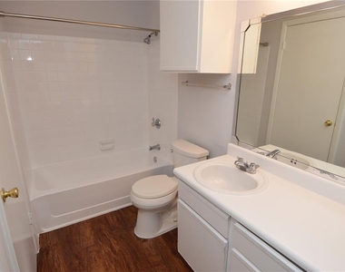 8625 Mallard Reserve Drive - Photo Thumbnail 31