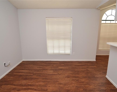 8625 Mallard Reserve Drive - Photo Thumbnail 15