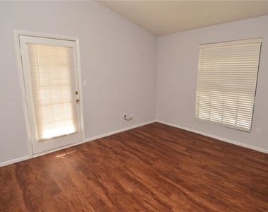 8625 Mallard Reserve Drive - Photo Thumbnail 16