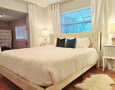 2035 28th Avenue N - Photo Thumbnail 25