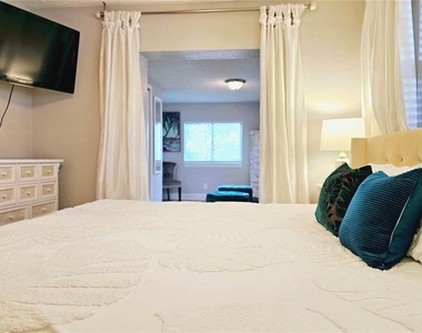 2035 28th Avenue N - Photo Thumbnail 24