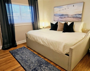 2035 28th Avenue N - Photo Thumbnail 29