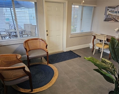 2035 28th Avenue N - Photo Thumbnail 32