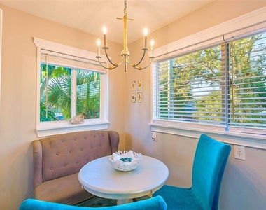 2035 28th Avenue N - Photo Thumbnail 7