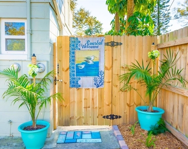 2035 28th Avenue N - Photo Thumbnail 12