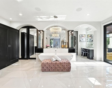 4555 W Swann Avenue - Photo Thumbnail 38