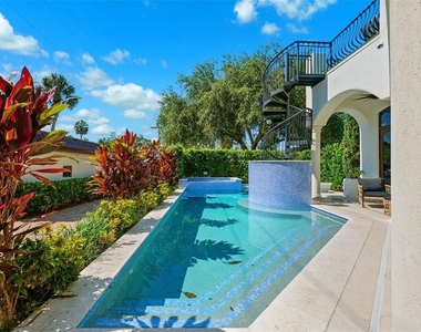 4555 W Swann Avenue - Photo Thumbnail 59