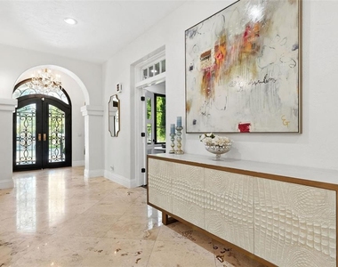 4555 W Swann Avenue - Photo Thumbnail 10