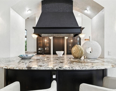 4555 W Swann Avenue - Photo Thumbnail 13