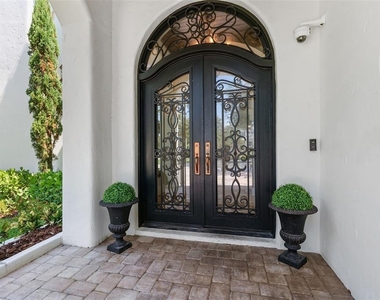 4555 W Swann Avenue - Photo Thumbnail 5