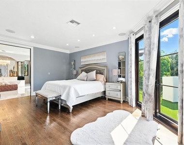 4555 W Swann Avenue - Photo Thumbnail 36