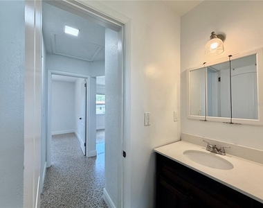 4515 54th Avenue N - Photo Thumbnail 16