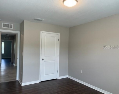 833 Wiltonway Drive - Photo Thumbnail 17