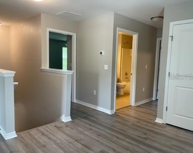 833 Wiltonway Drive - Photo Thumbnail 13