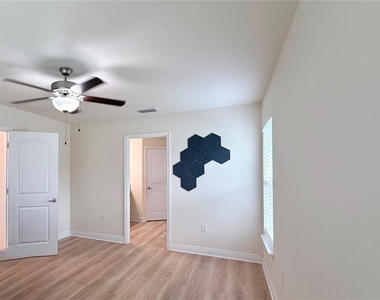 13064 Pirate Lane - Photo Thumbnail 17