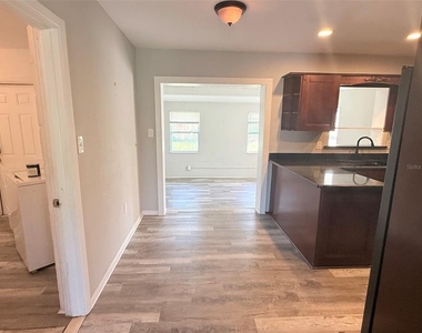 6041 43rd Avenue N - Photo Thumbnail 5