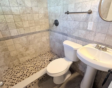 6041 43rd Avenue N - Photo Thumbnail 24
