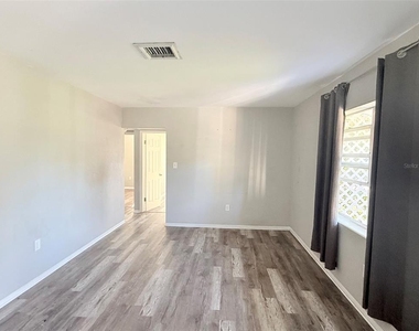 6041 43rd Avenue N - Photo Thumbnail 1