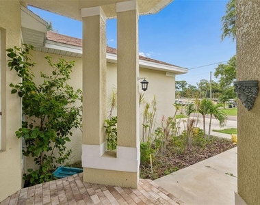 8040 57th Street N - Photo Thumbnail 9