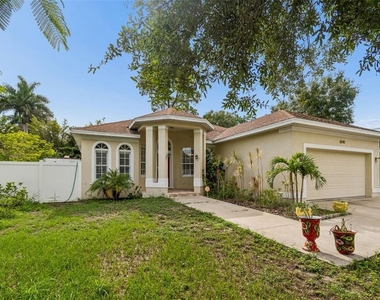 8040 57th Street N - Photo Thumbnail 4