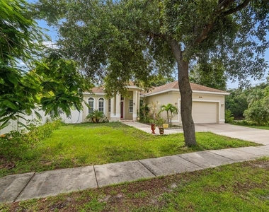 8040 57th Street N - Photo Thumbnail 3