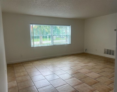 8701 4th Street N - Photo Thumbnail 4