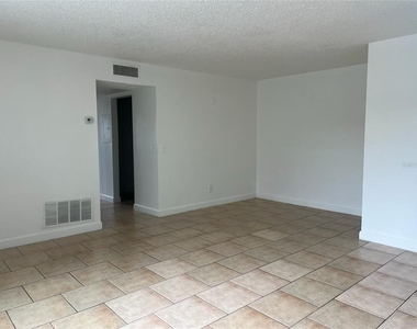 8701 4th Street N - Photo Thumbnail 5