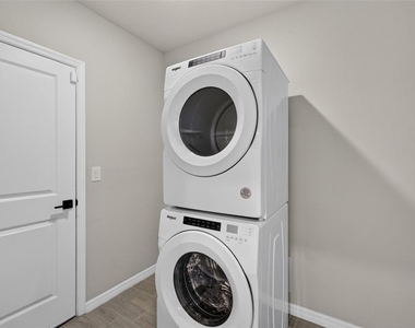 3087 Forrest Plum Court - Photo Thumbnail 12
