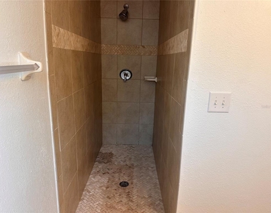 809 W Hiawatha Street - Photo Thumbnail 12