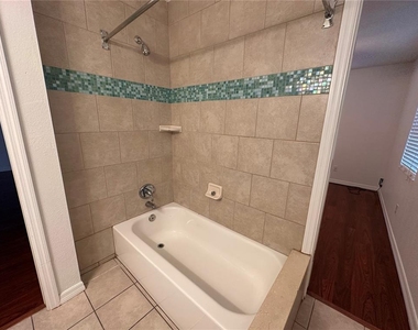 809 W Hiawatha Street - Photo Thumbnail 17