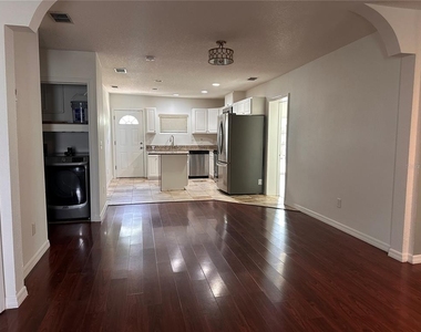 809 W Hiawatha Street - Photo Thumbnail 19