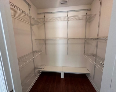 809 W Hiawatha Street - Photo Thumbnail 13