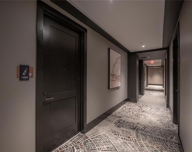 275 1st Avenue S - Photo Thumbnail 7