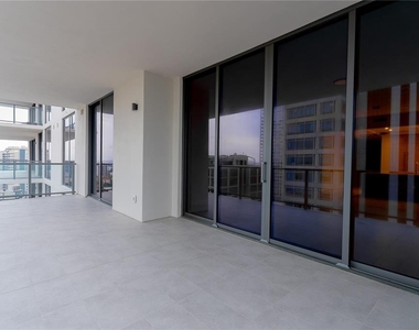 275 1st Avenue S - Photo Thumbnail 22