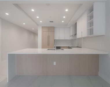 275 1st Avenue S - Photo Thumbnail 14