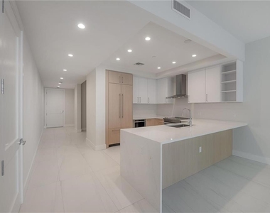 275 1st Avenue S - Photo Thumbnail 11