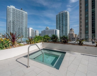 275 1st Avenue S - Photo Thumbnail 45