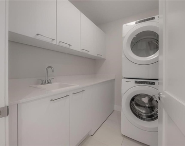 275 1st Avenue S - Photo Thumbnail 40